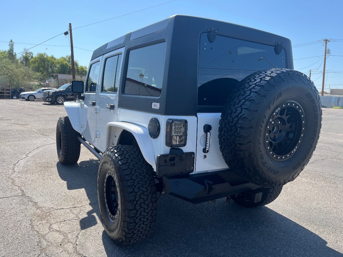 Used 2018 Jeep Wrangler Unlimited Rubicon w/ Connectivity Group AWD/4WD image 7