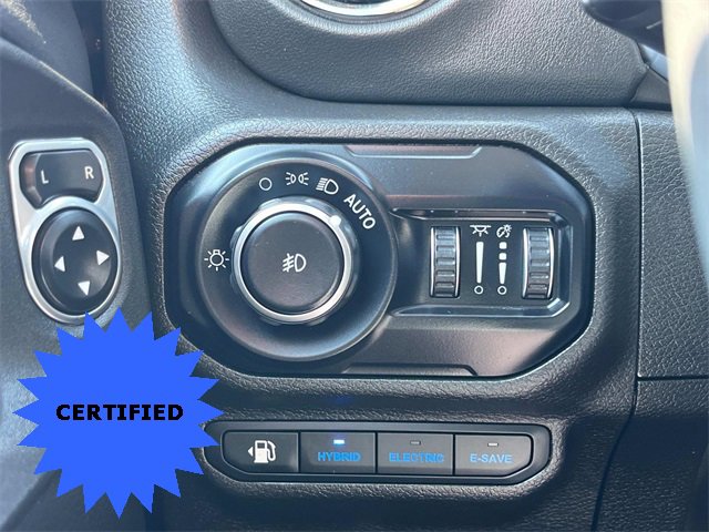 Used 2022 Jeep Wrangler Unlimited Sahara image 22