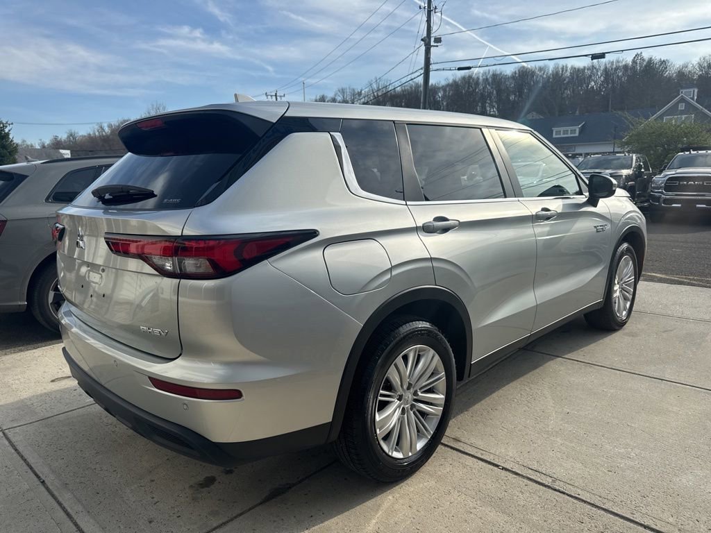 New 2025 Mitsubishi Outlander ES AWD/4WD image 12