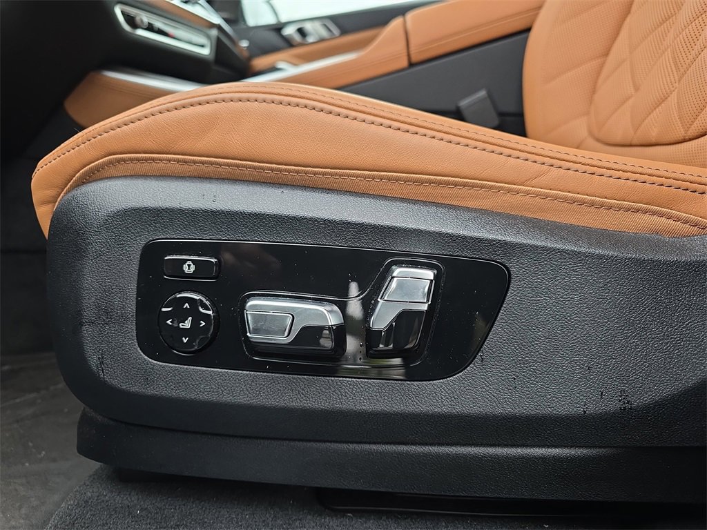 Used 2025 BMW X5 M60i w/ Climate Comfort Package image 33