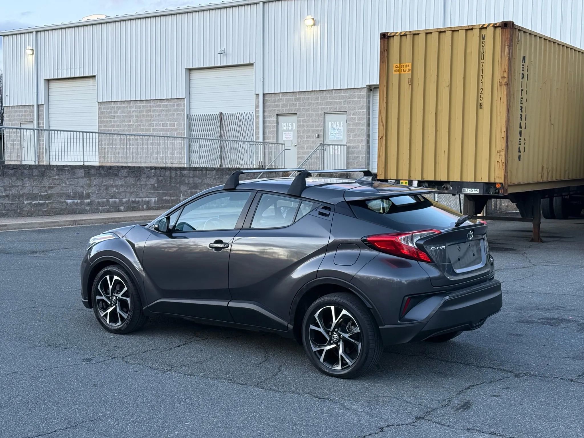 Used 2022 Toyota C-HR XLE image 10