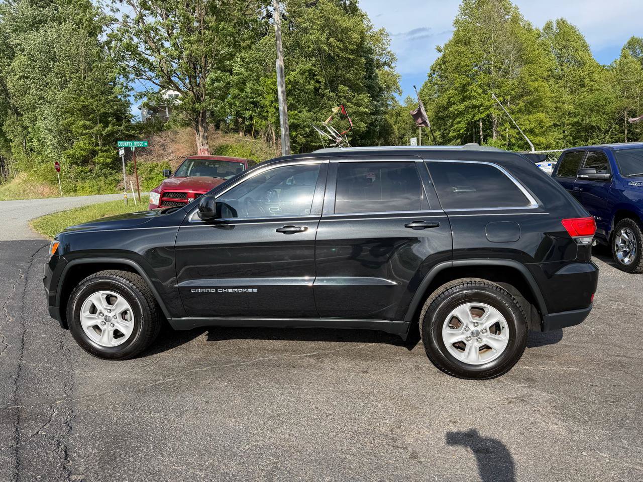 Used 2014 Jeep Grand Cherokee Laredo w/ Quick Order Package 23E AWD/4WD image 4