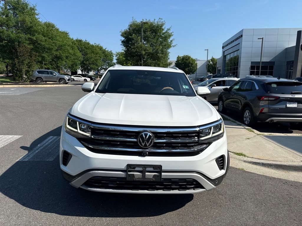 Used 2020 Volkswagen Atlas Cross Sport SEL Premium AWD/4WD image 2