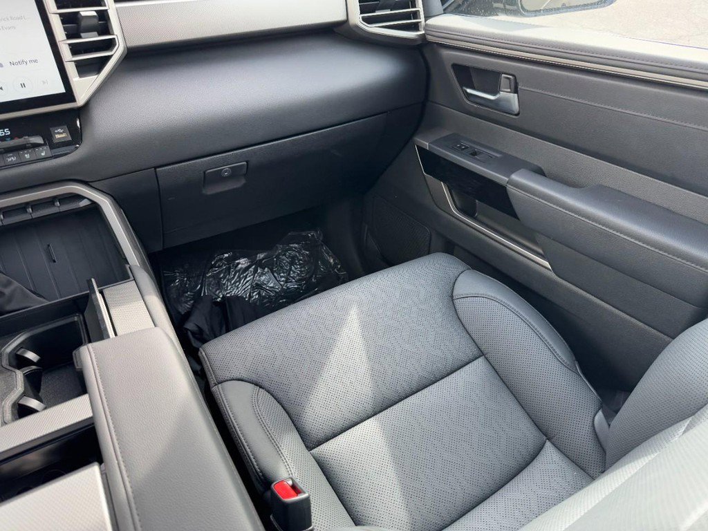 Used 2025 Toyota Sequoia 4WD image 15