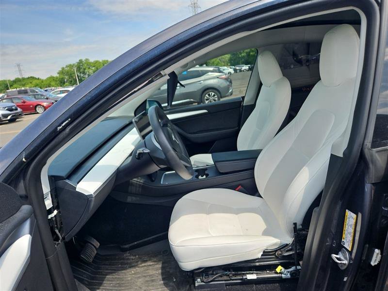 Used 2023 Tesla Model Y Long Range AWD/4WD image 3