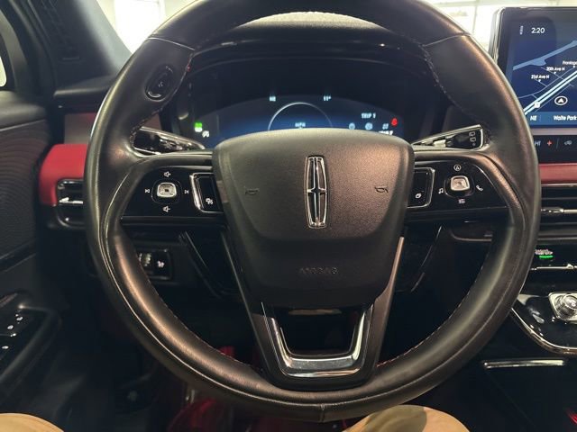 Used 2023 Lincoln Corsair Reserve w/ Rear Removable Package Tray image 31