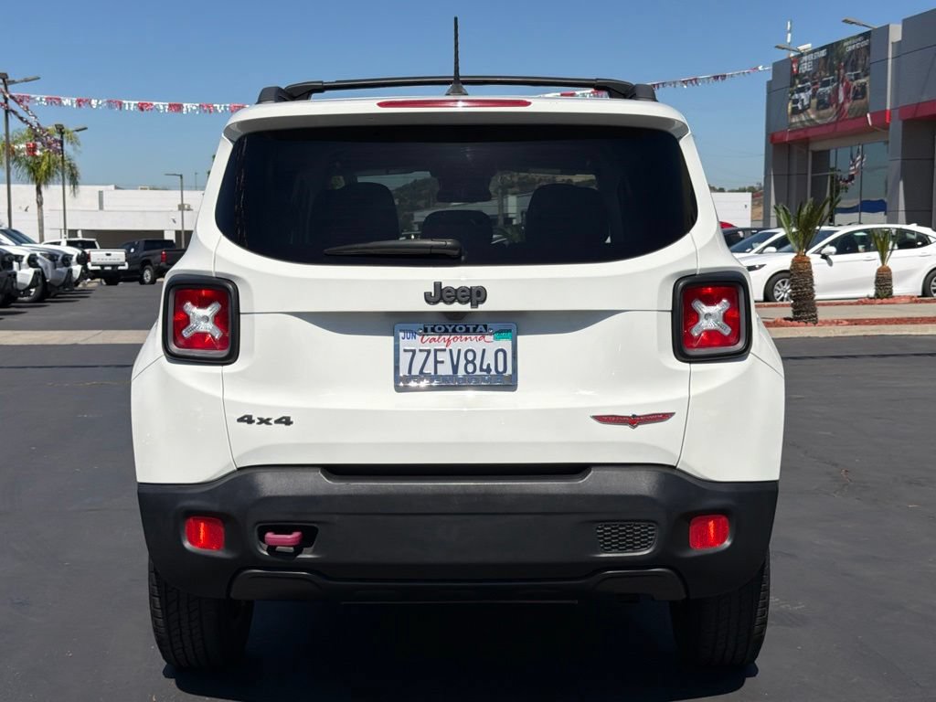 Used 2017 Jeep Renegade Trailhawk AWD/4WD image 9