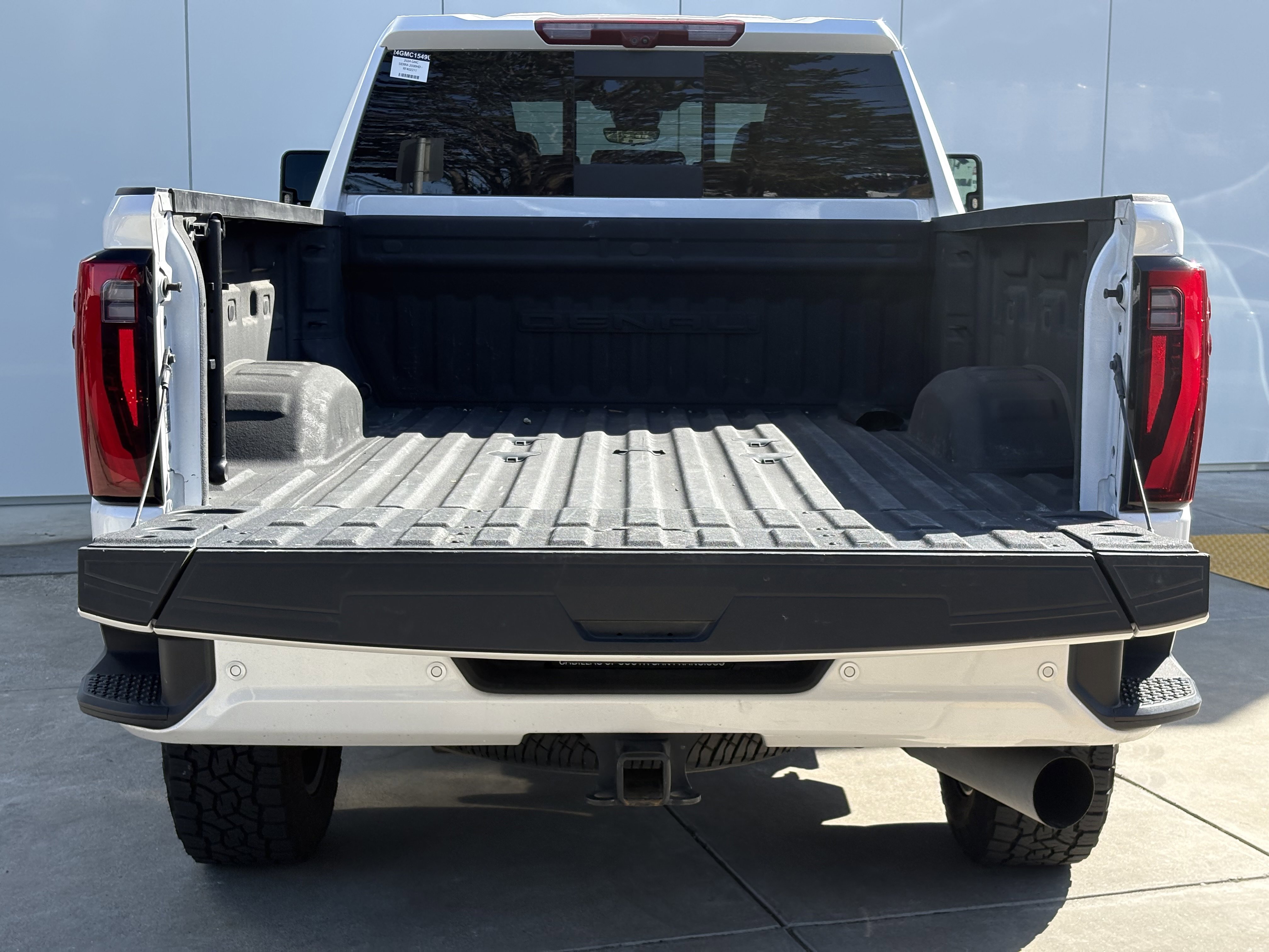 Used 2024 GMC Sierra 2500 Denali Ultimate w/ Max Trailering Package image 9