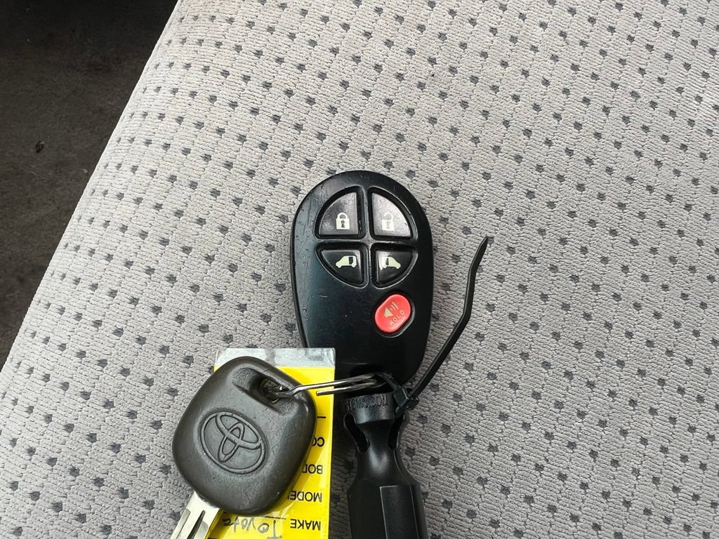 Used 2007 Toyota Sienna FWD image 29