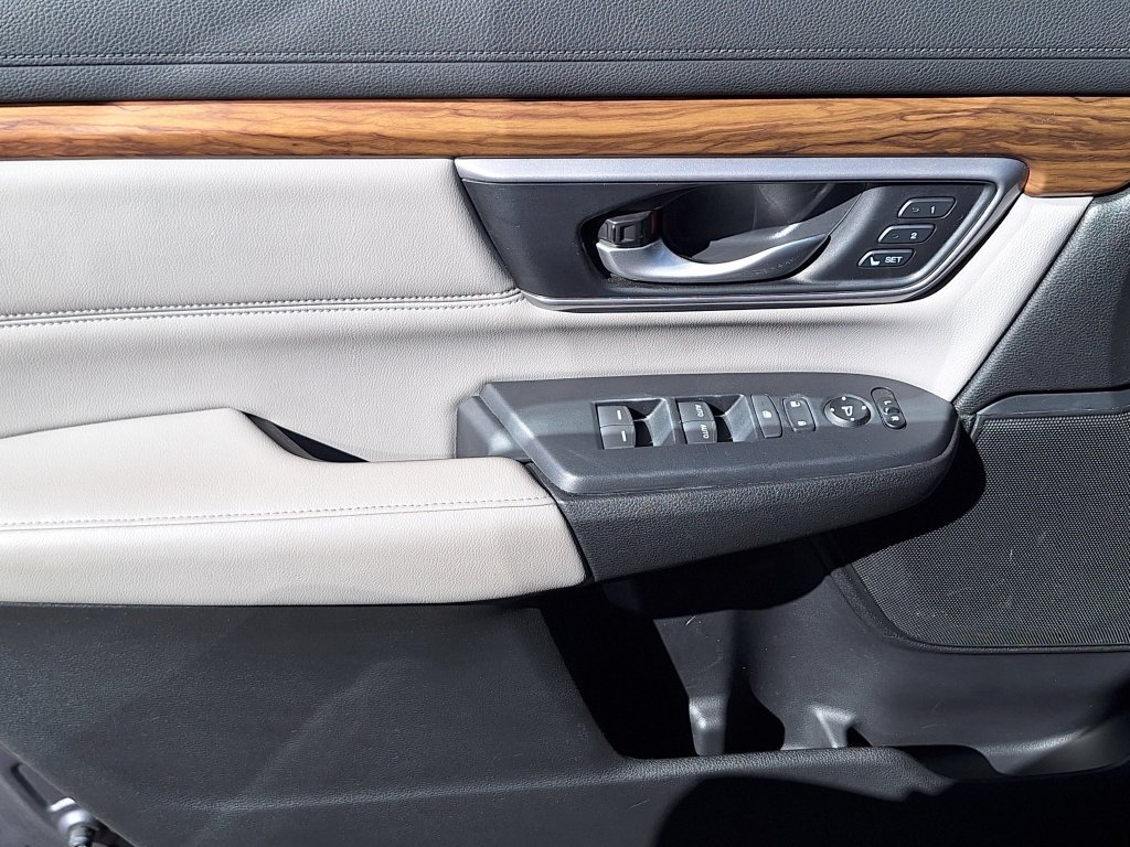 Used 2017 Honda CR-V EX-L image 9