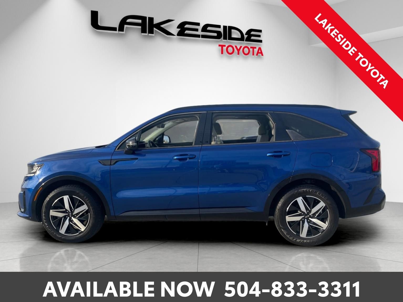 Used 2021 Kia Sorento EX w/ Panoramic Sunroof Package image 3