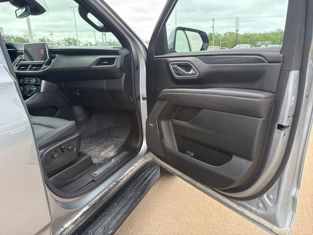 Used 2024 Chevrolet Suburban RST w/ Luxury Package AWD/4WD image 22