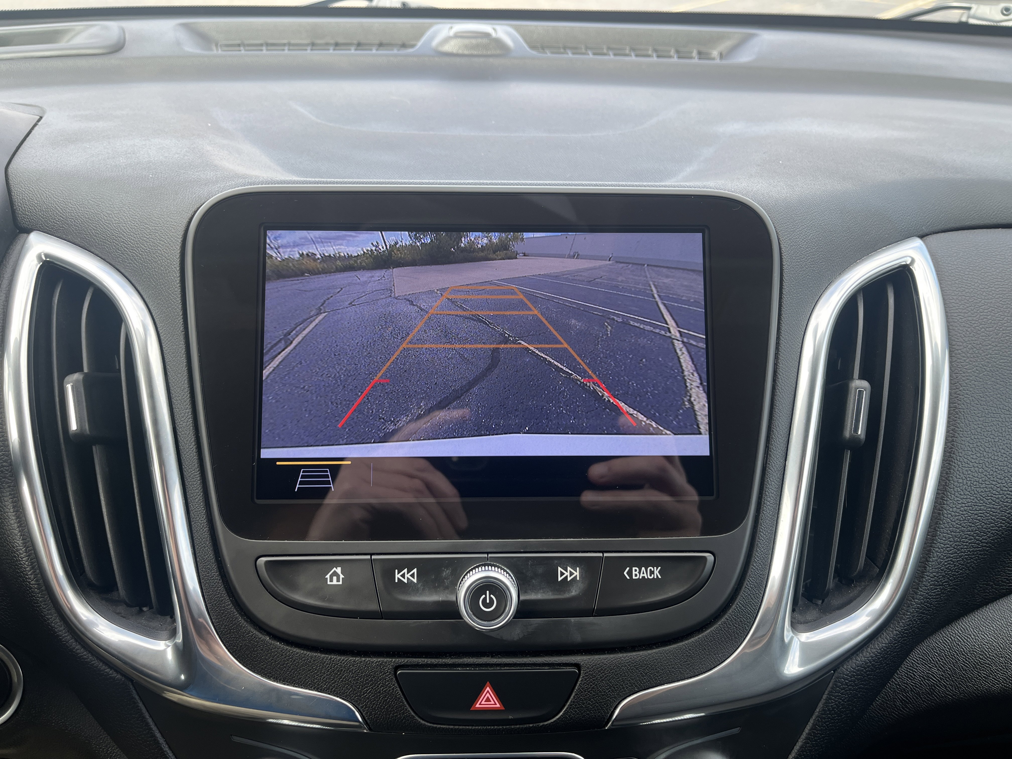 Used 2020 Chevrolet Equinox LT image 27
