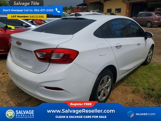 Used 2018 Chevrolet Cruze LS FWD image 4