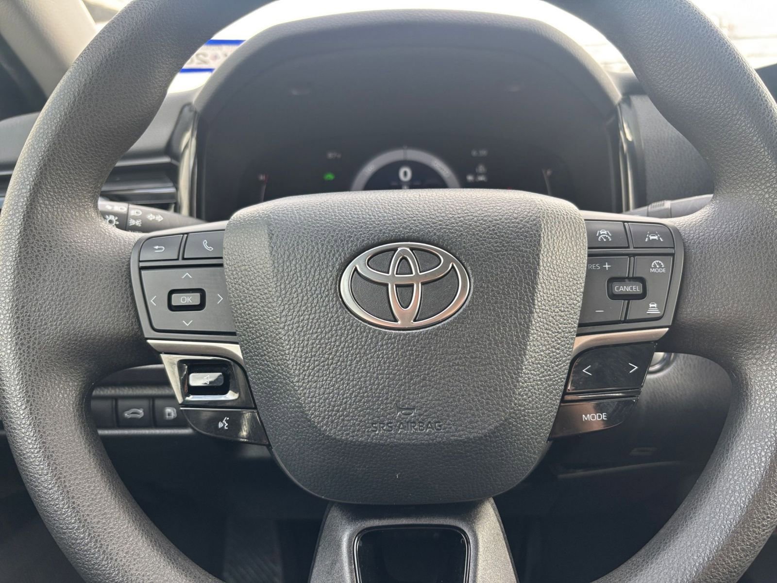 Used 2025 Toyota Camry LE image 27