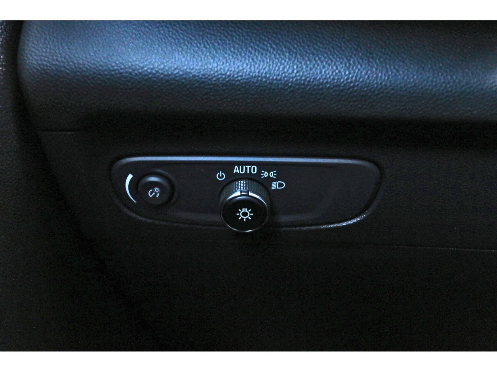 Used 2023 Buick Envision Preferred FWD image 22
