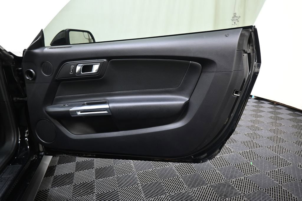 Used 2018 Ford Mustang Coupe w/ Ecoboost Performance Package image 25