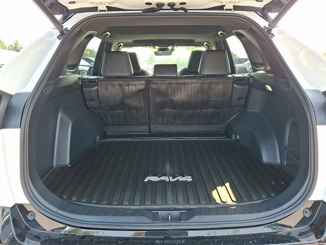 Certified 2022 Toyota RAV4 XSE w/ XSE Grade Weather Package AWD/4WD image 28