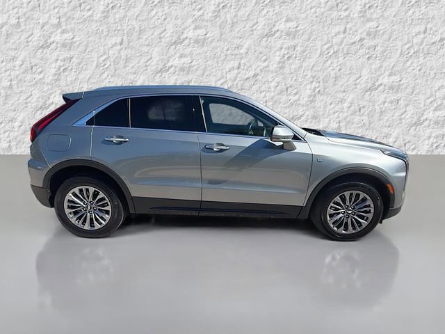 Used 2024 Cadillac XT4 Premium Luxury image 2