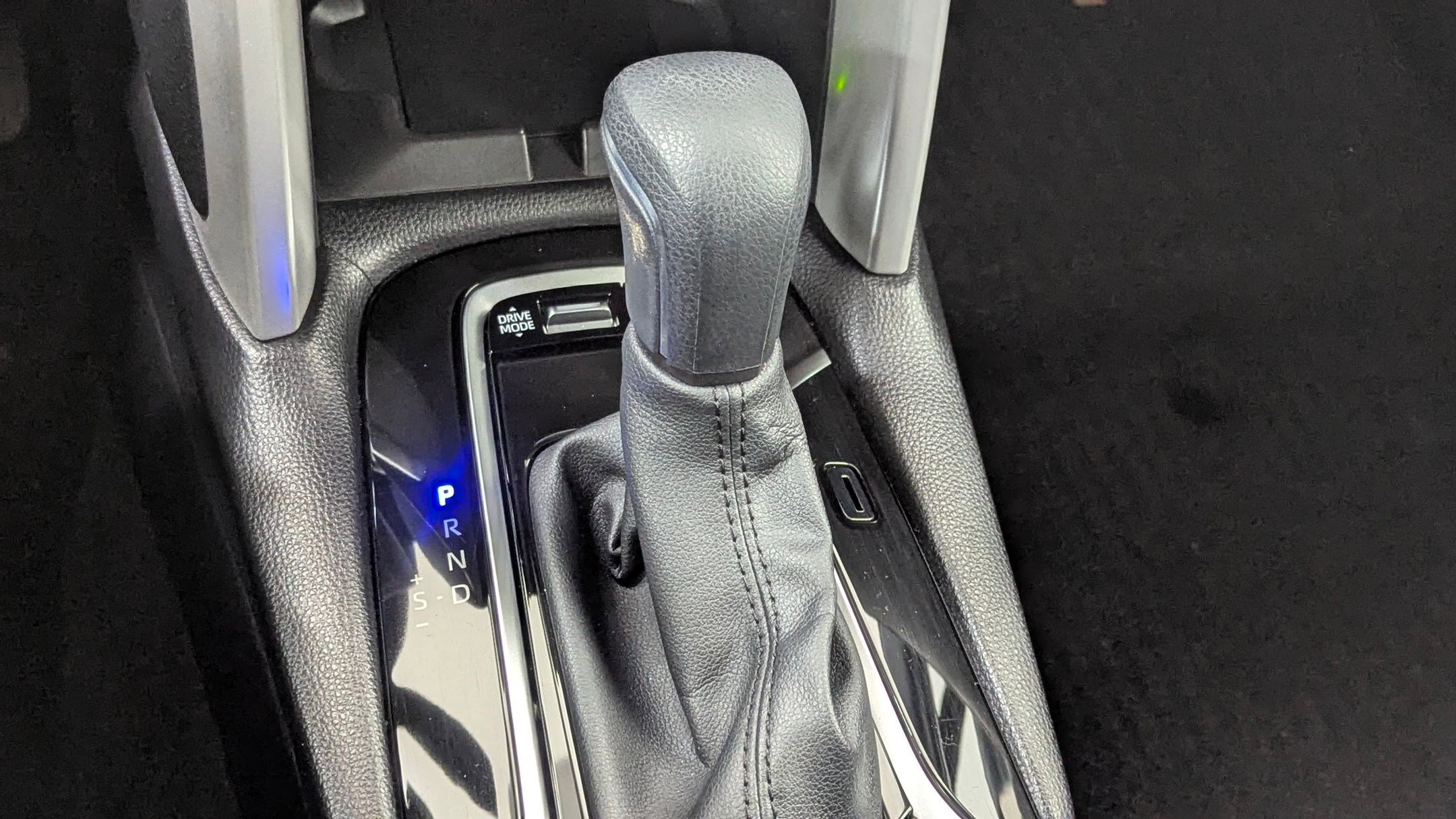 Used 2025 Toyota Corolla Cross AWD Hybrid image 17