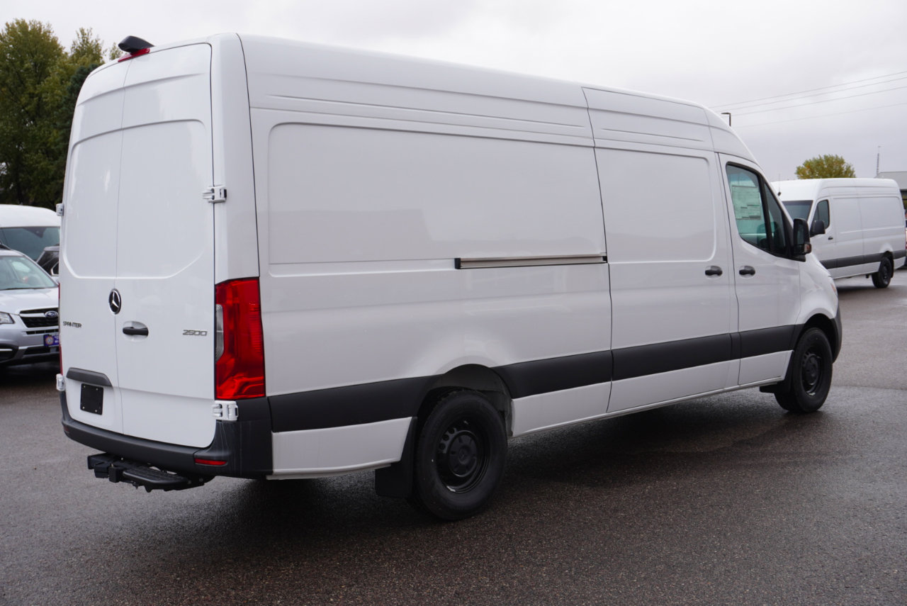 Used 2025 Mercedes-Benz Sprinter 2500 image 5