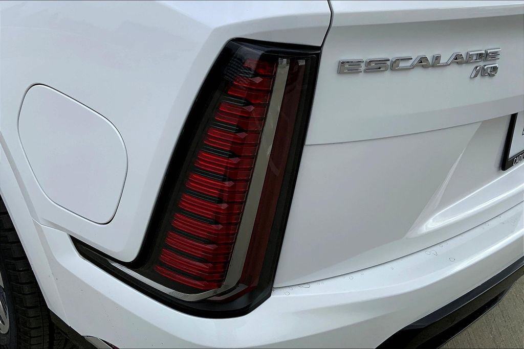 New 2025 Cadillac Escalade IQ Luxury 2 image 15