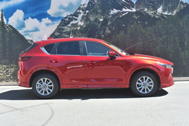 Used 2025 MAZDA CX-5 AWD 2.5 S w/ Preferred Package image 2