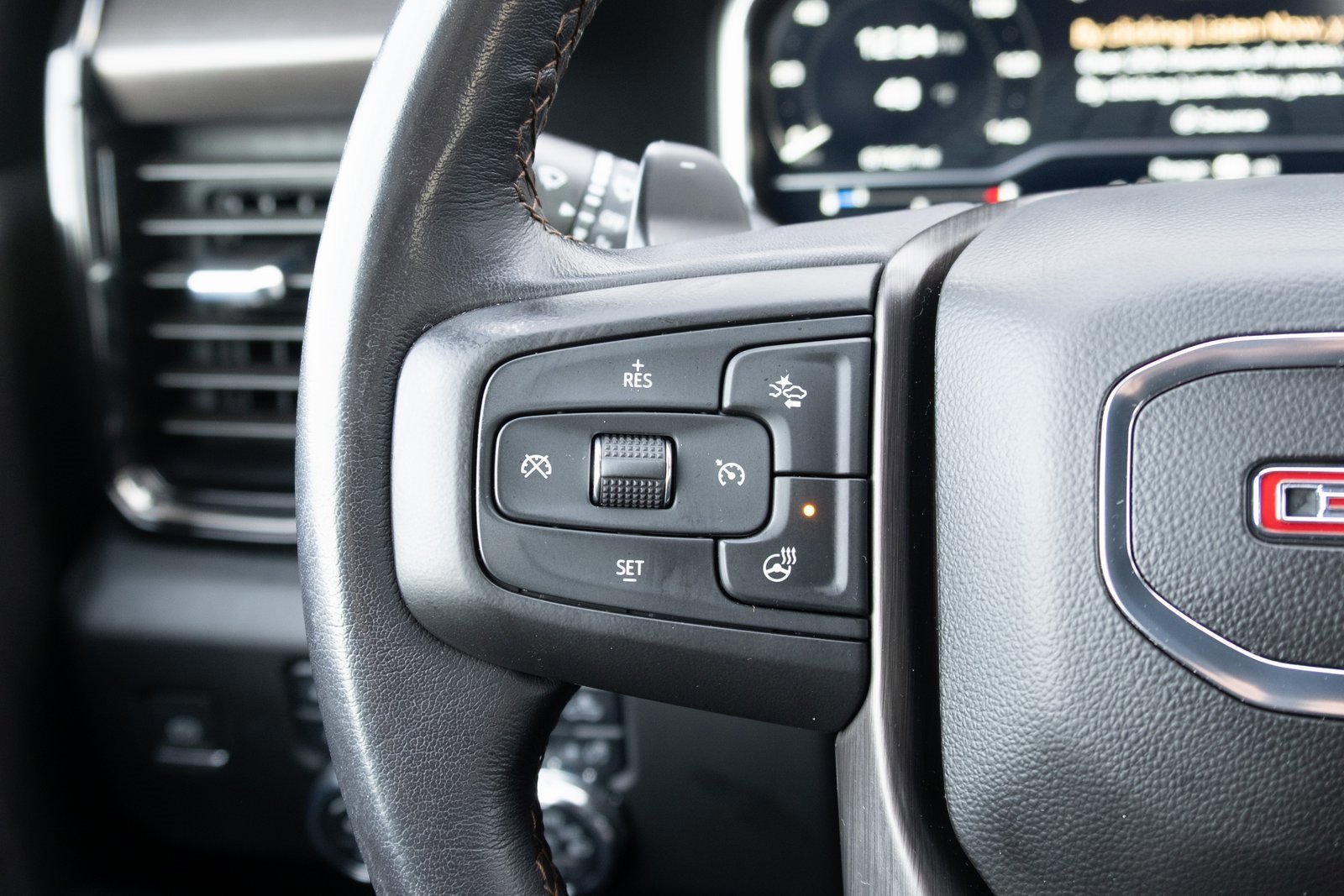 Used 2023 GMC Sierra 1500 AT4 w/ Technology Package image 6