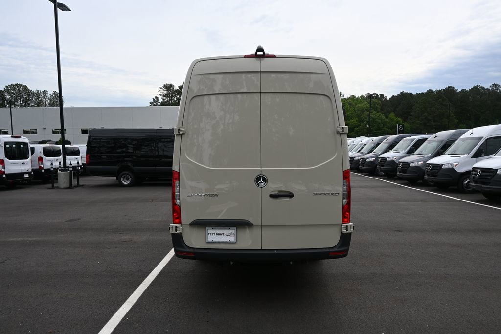 Used 2025 Mercedes-Benz Sprinter 3500 image 25