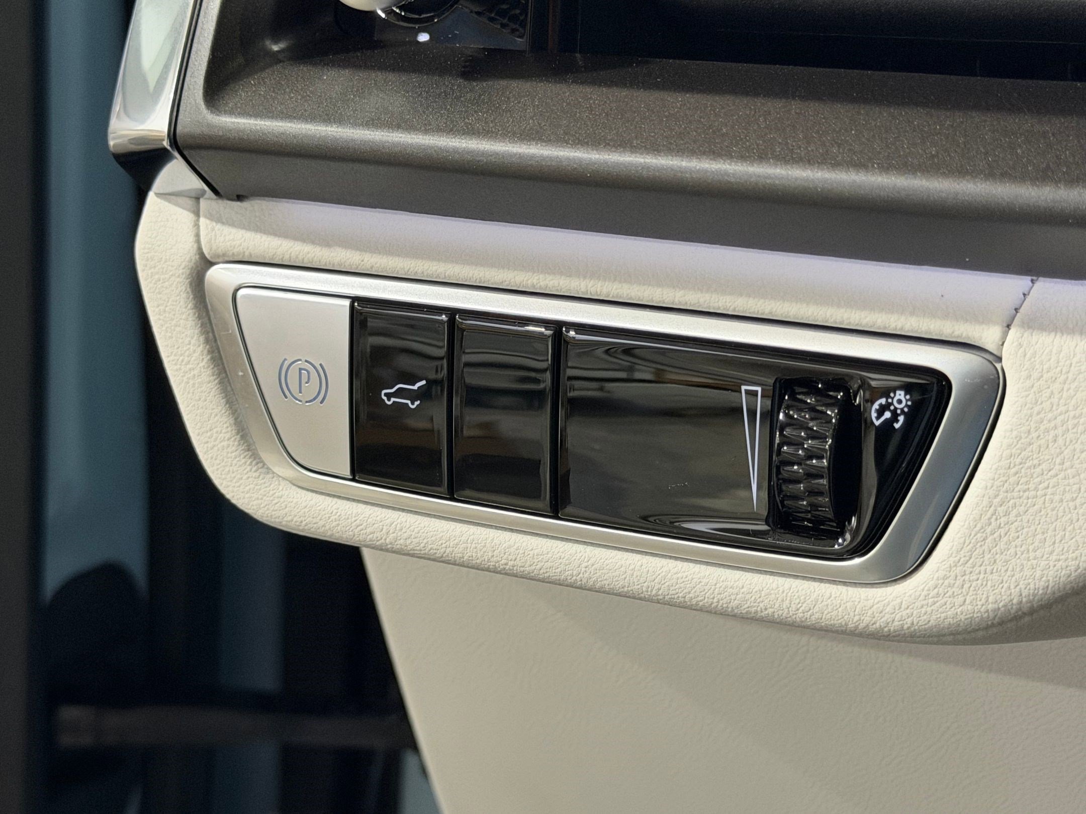 New 2026 Cadillac Vistiq Sport image 29