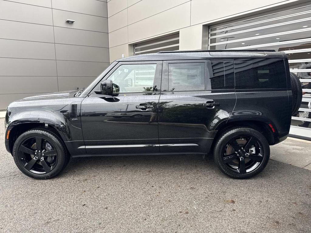 New 2026 Land Rover Defender 110 X-Dynamic SE AWD/4WD image 4