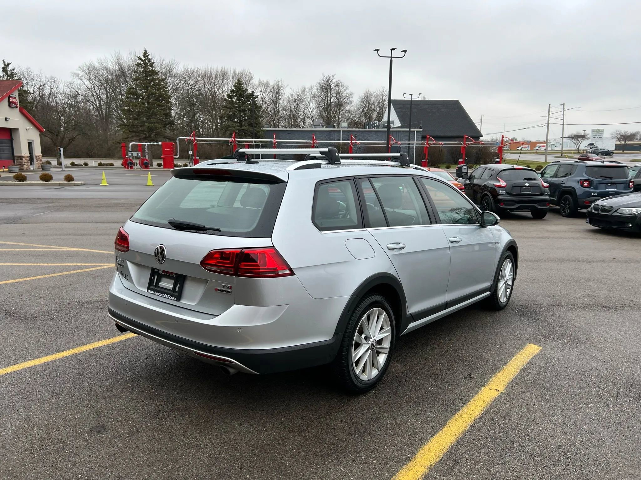 Used 2017 Volkswagen Golf Alltrack SE image 5