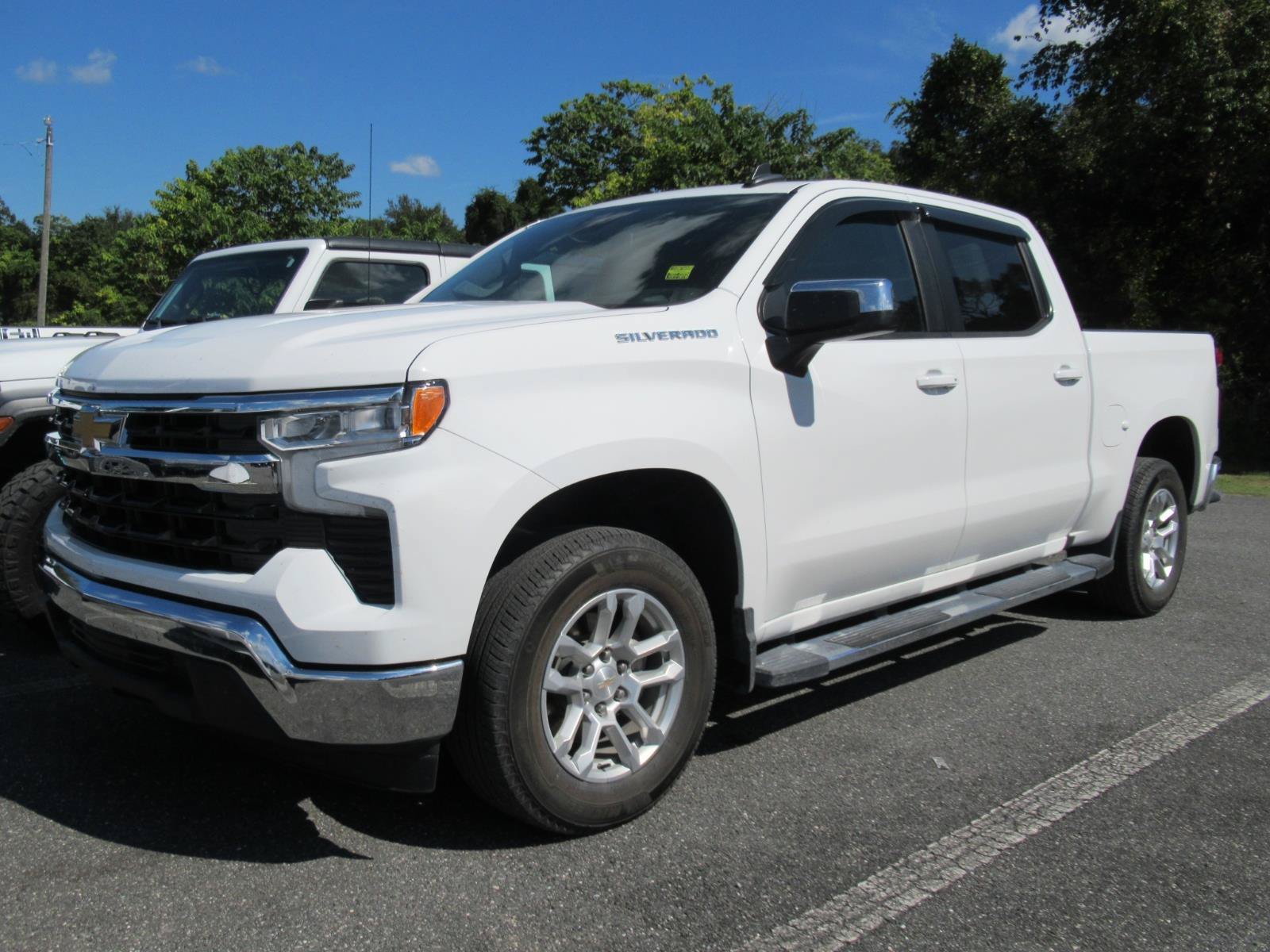 Used 2024 Chevrolet Silverado 1500 LT w/ Protection Package RWD image 2
