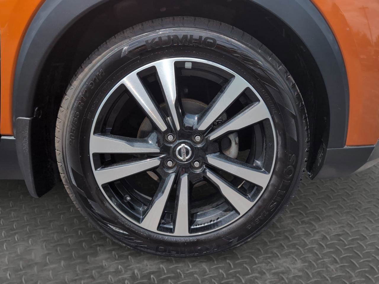 Used 2020 Nissan Kicks SR w/ SR Premium Package FWD image 29