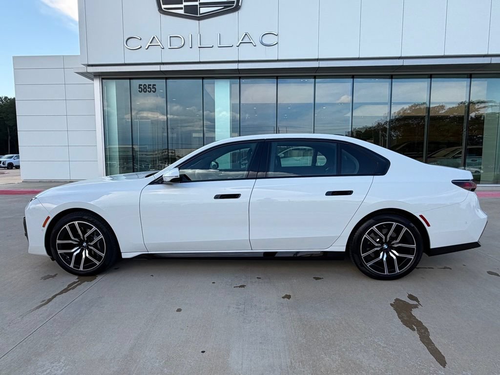 Used 2025 BMW 740i xDrive w/ Premium Package AWD/4WD image 2