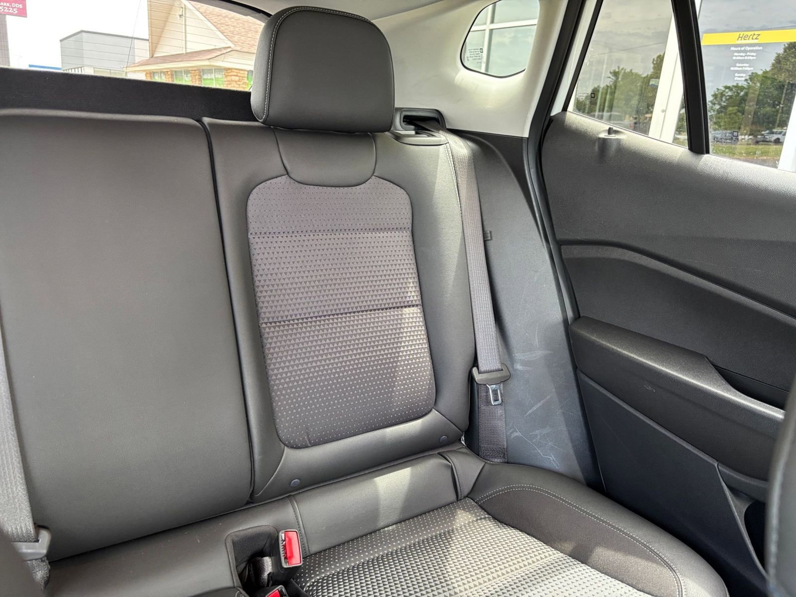 Used 2025 Chevrolet Trax LT w/ LT Convenience Package FWD image 36