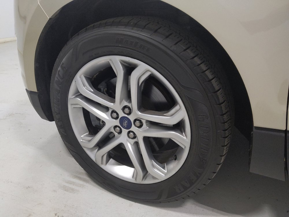 Used 2017 Ford Edge Titanium w/ Equipment Group 301A AWD/4WD image 31
