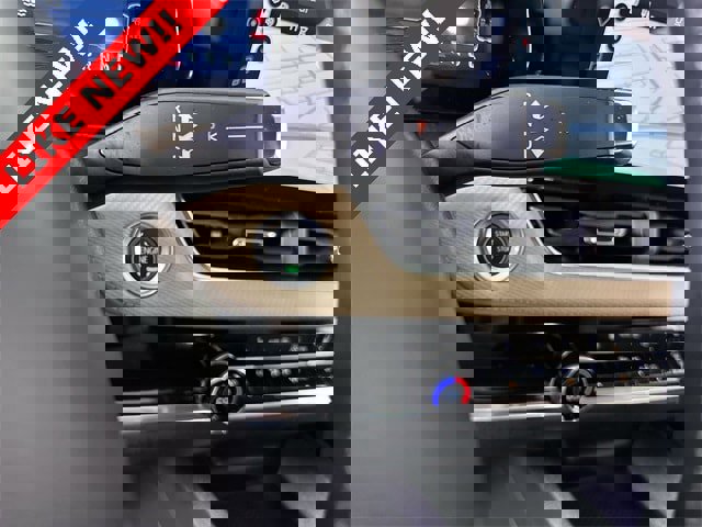 Used 2025 Chevrolet Equinox ACTIV w/ Safety and Technology Package image 16