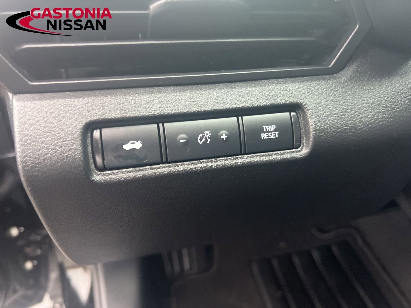 Used 2024 Nissan Altima 2.5 SV image 39