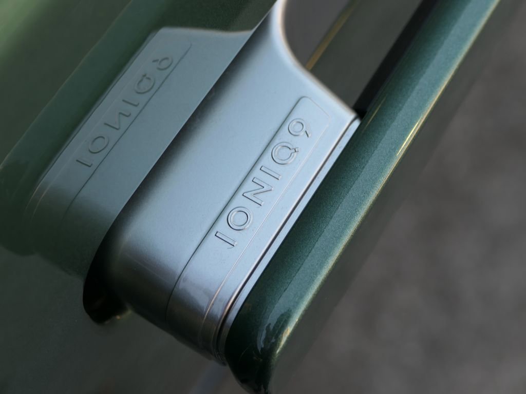 New 2026 Hyundai Ioniq 9 Calligraphy w/ Tow & Go Package image 20