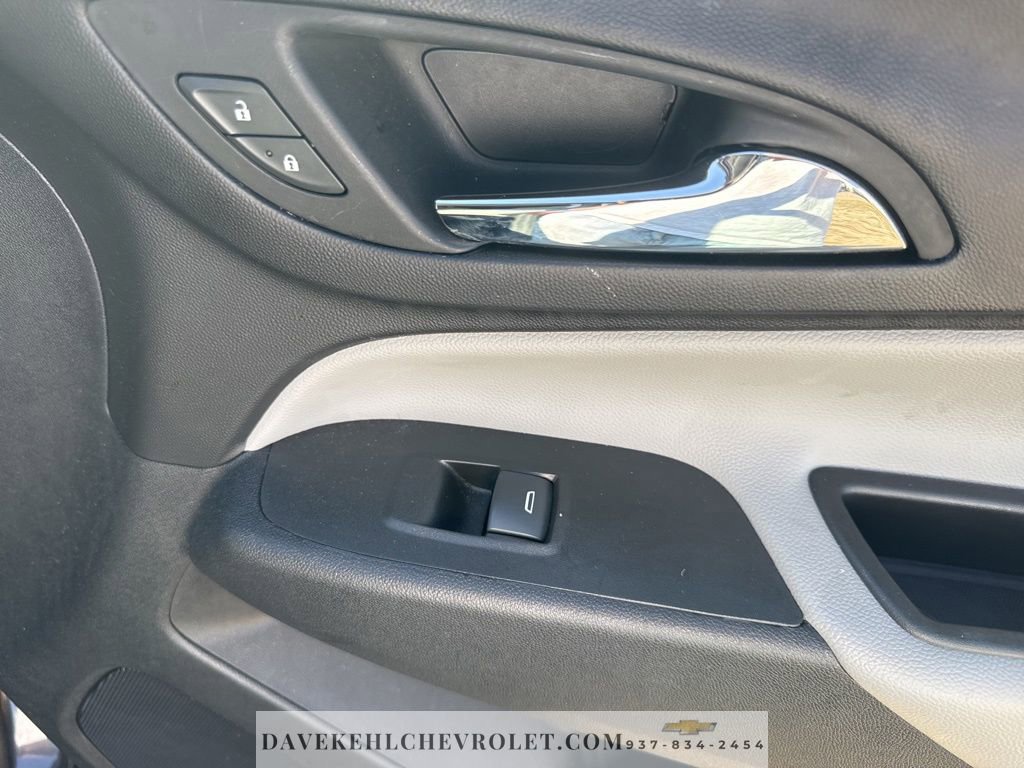 Used 2022 Chevrolet Equinox LS w/ LS Convenience Package image 27