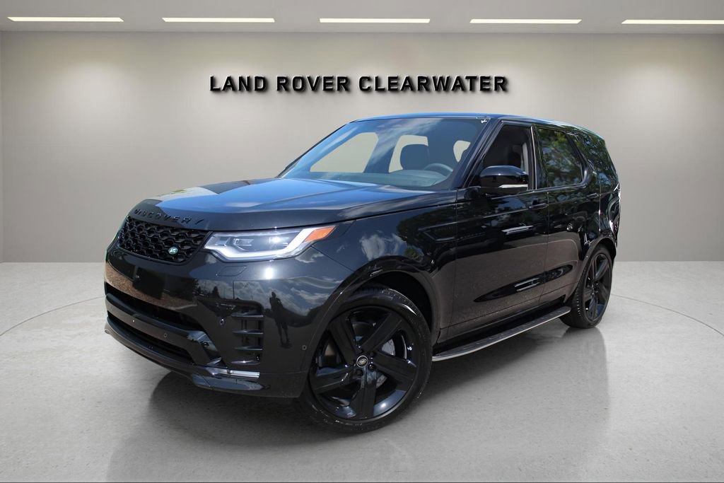 New 2025 Land Rover Discovery Dynamic SE image 1