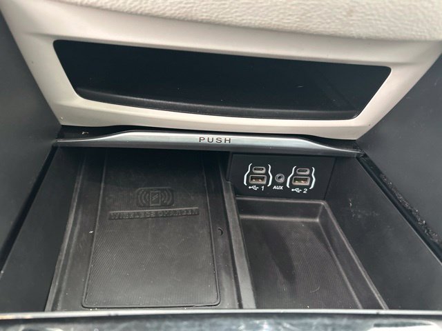Used 2022 Chrysler Pacifica Limited FWD image 23