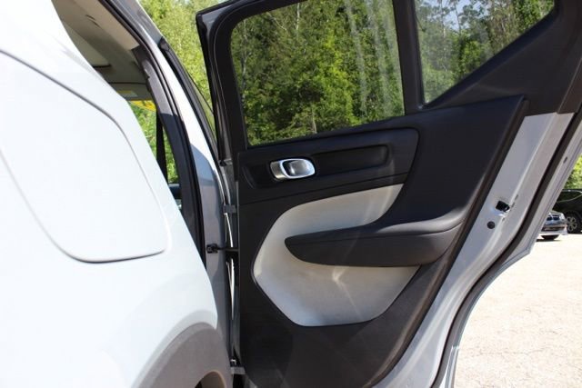 Certified 2024 Volvo XC40 B5 Ultimate w/ Climate Package AWD/4WD image 18