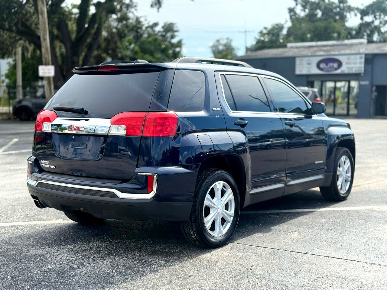 Used 2017 GMC Terrain SLE w/ Driver Alert Package I image 5