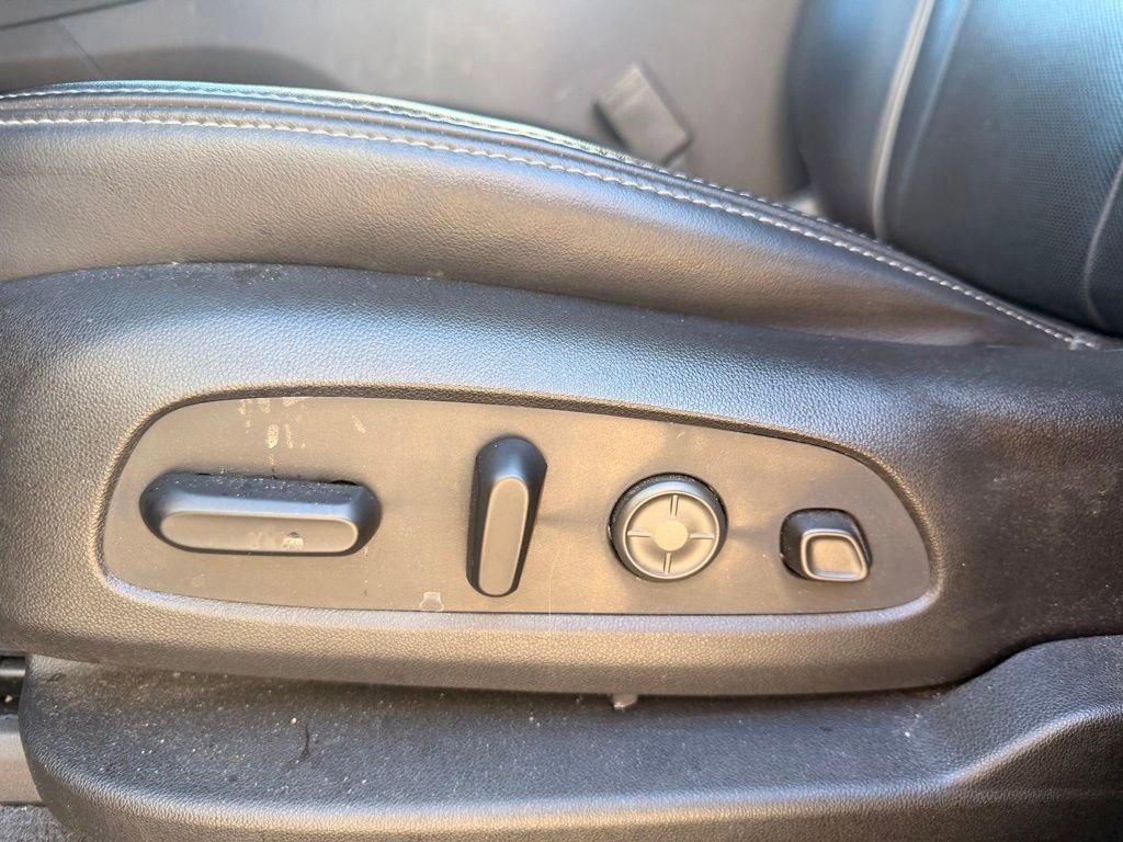 Used 2021 Buick Enclave Avenir w/ Avenir Technology Package AWD/4WD image 10