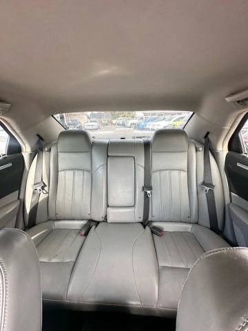 Used 2007 Chrysler 300 C image 8