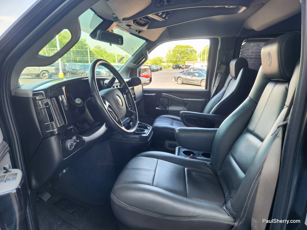Used 2019 Chevrolet Express 2500 w/ Enhanced Convenience Package RWD image 4