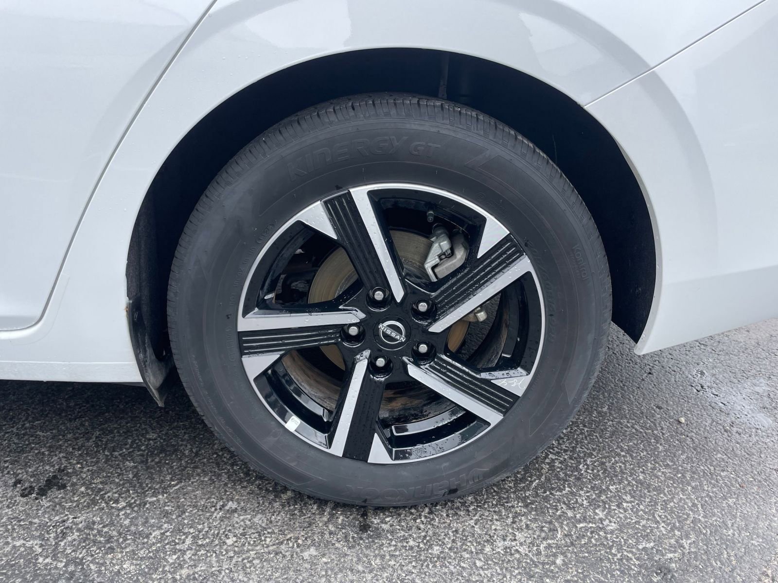 Used 2025 Nissan Sentra SV image 28