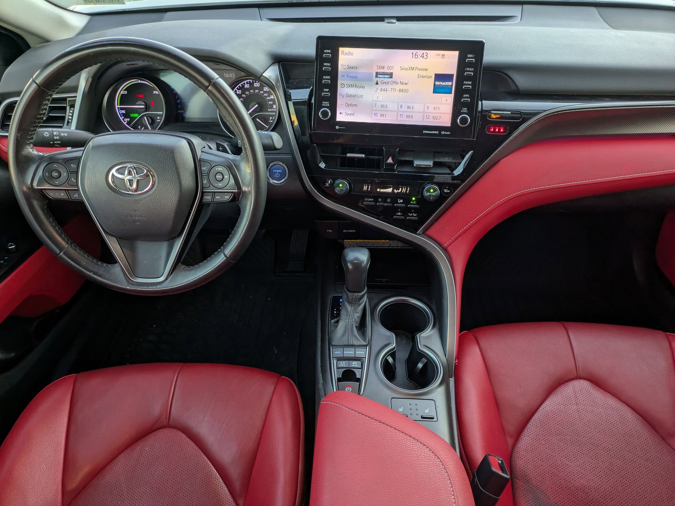 Used 2021 Toyota Camry XSE FWD image 19